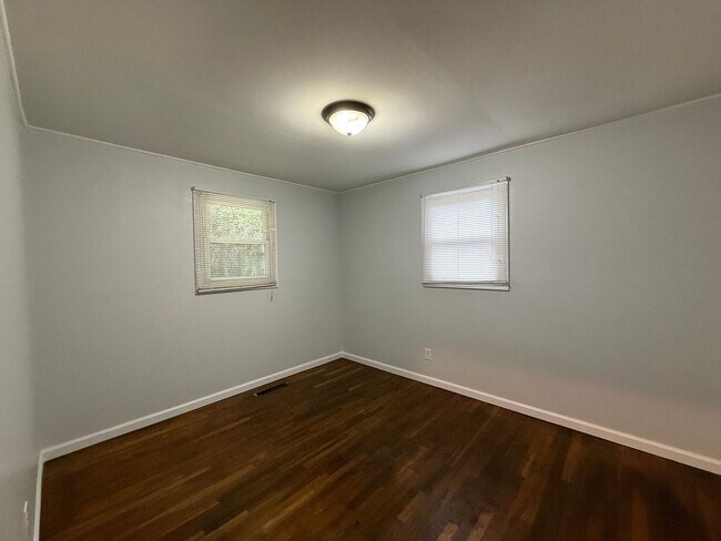 Foto del edificio - 515 Oak Ln