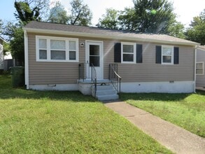 Building Photo - 327 S 13th Ave