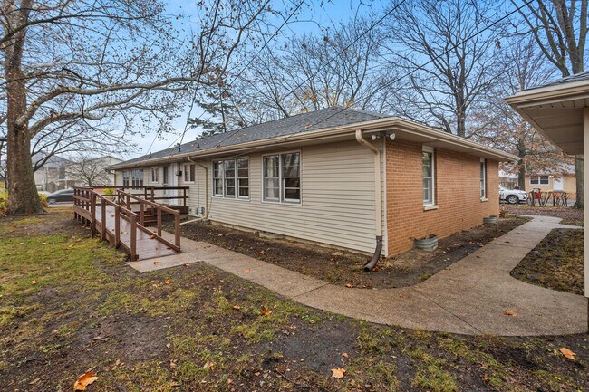 Building Photo - 1320 Alms Dr