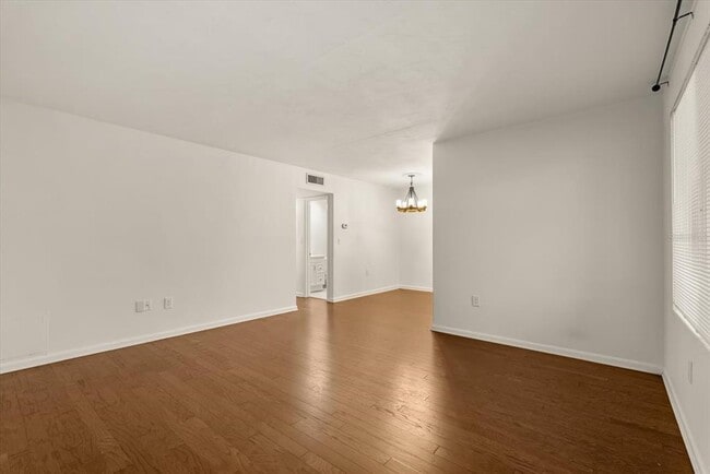Foto del edificio - 1140 S Orlando Ave