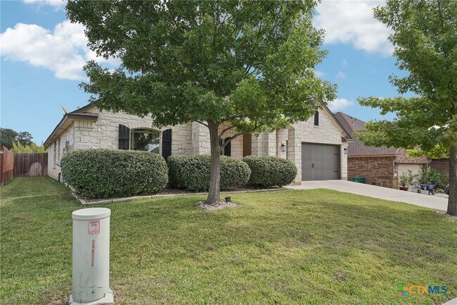 Building Photo - 3303 Vineyard Trail