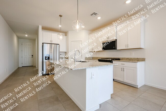 Building Photo - 3380 N Camden Dr