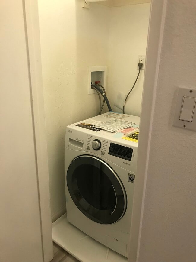 Washer/dryer combo - 3219 Colorado Ave