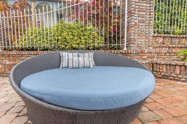 Building Photo - 4301 W Cleveland St