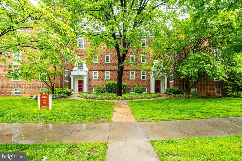 Foto principal - 3420 38th St NW