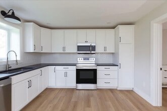 Building Photo - 33 Eastry Ct