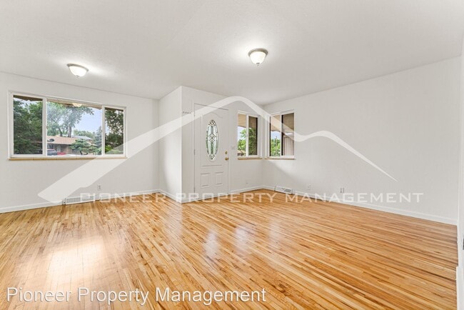 Building Photo - 3 br, 2 bath House - 9615 W 25th Pl