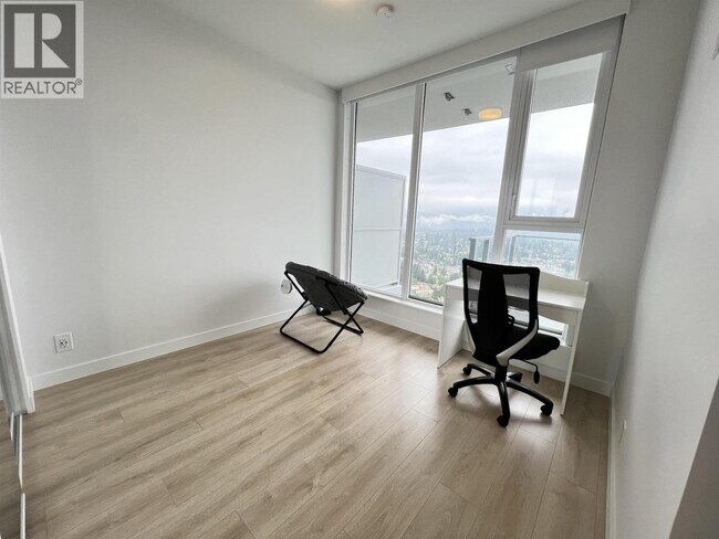 Photo du bâtiment - 567 Clarke Rd