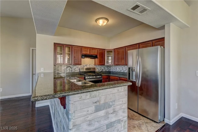 Building Photo - 1621 Queen Victoria St