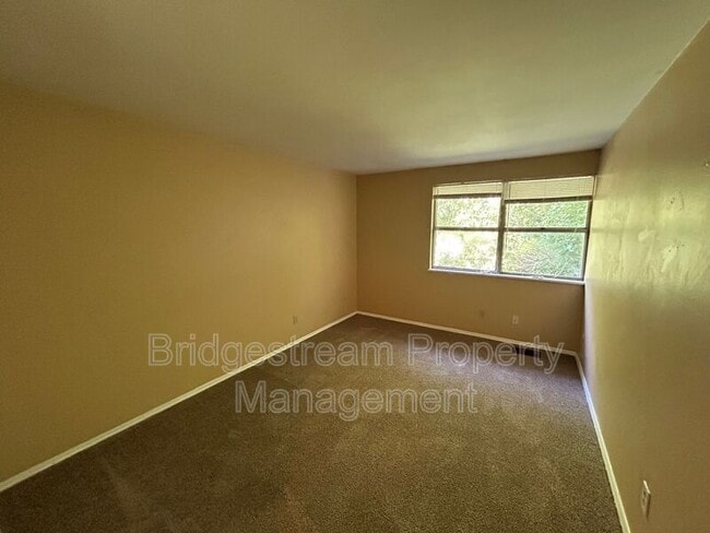 Building Photo - 7545 Mt Hood