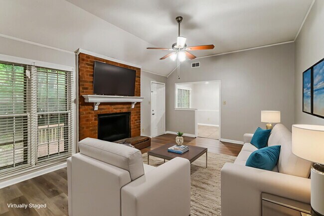 Foto del edificio - 4030 Birch Glen Dr