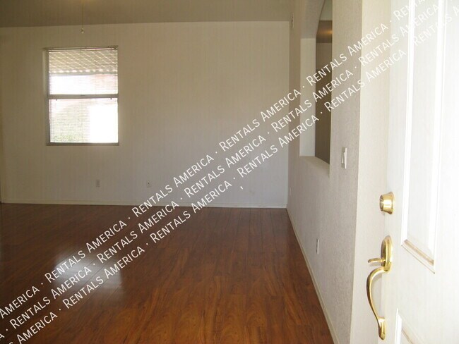 Foto del edificio - 8536 W Dahlia Dr