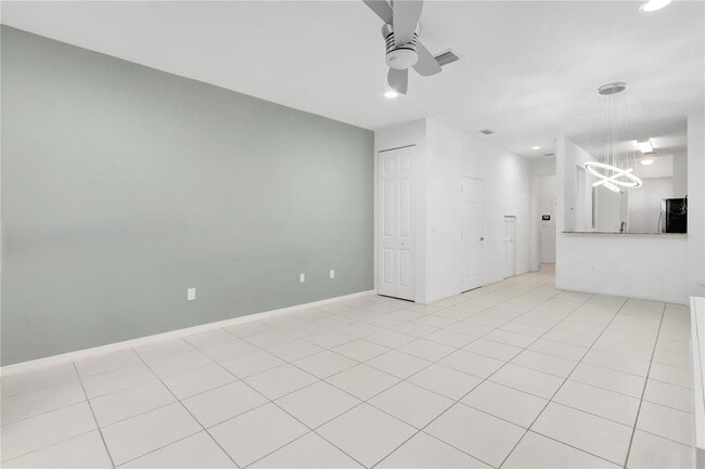 Foto del edificio - 8915 SW 18th St