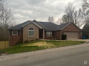 Building Photo - 32 Latshaw Dr