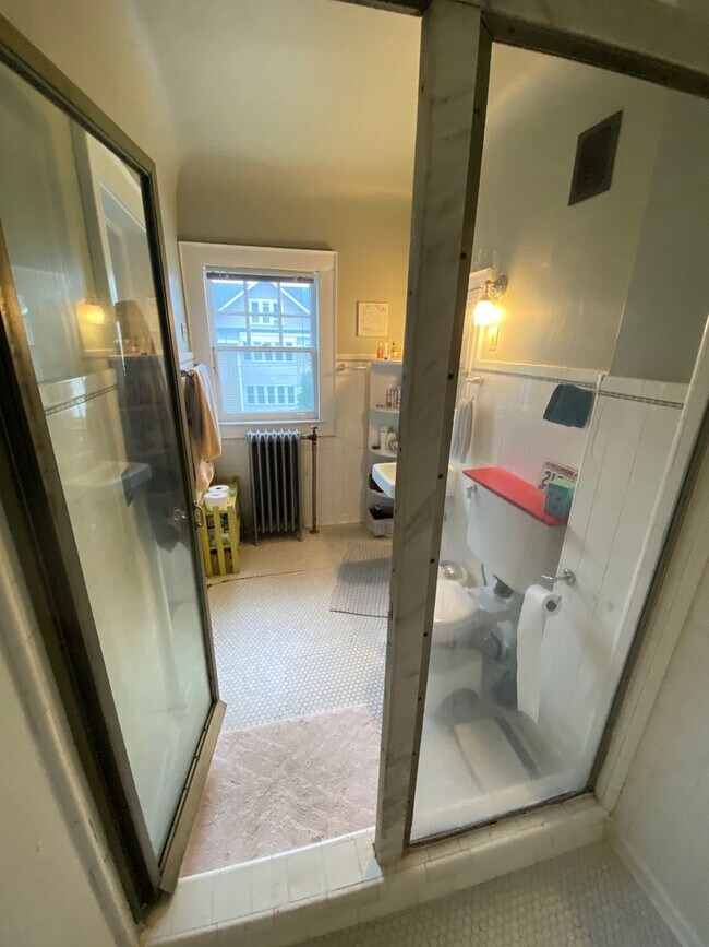 Building Photo - Second floor original guestroom of 1902 Ma...