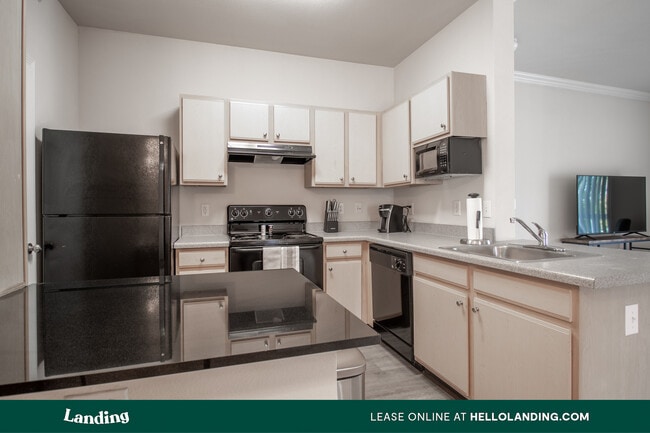 Building Photo - 2500 Aventura Dr