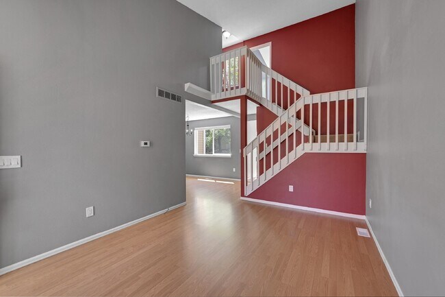 Building Photo - $2,800 - 3 Bed,  2.5 Bath Townhome in Arva...