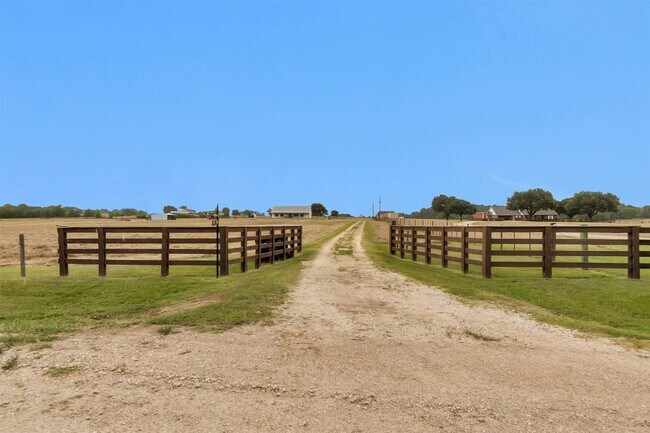 Foto del edificio - 7581 County Rd 333
