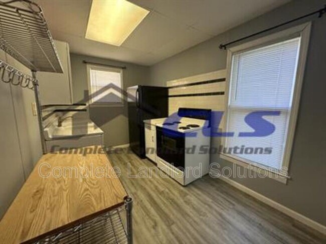Foto del edificio - 1526 Woodley Ave