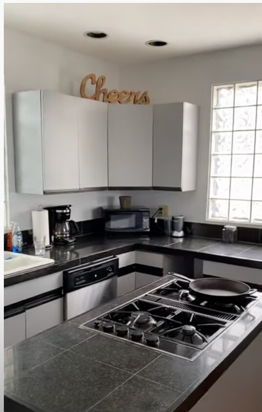 5 Beacon St Unit 1, Chelsea, MA 02150 Condo for Rent in Chelsea, MA
