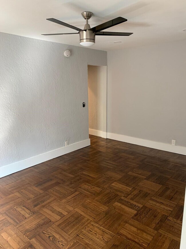 Sala de estar - 45 E Cliveden St