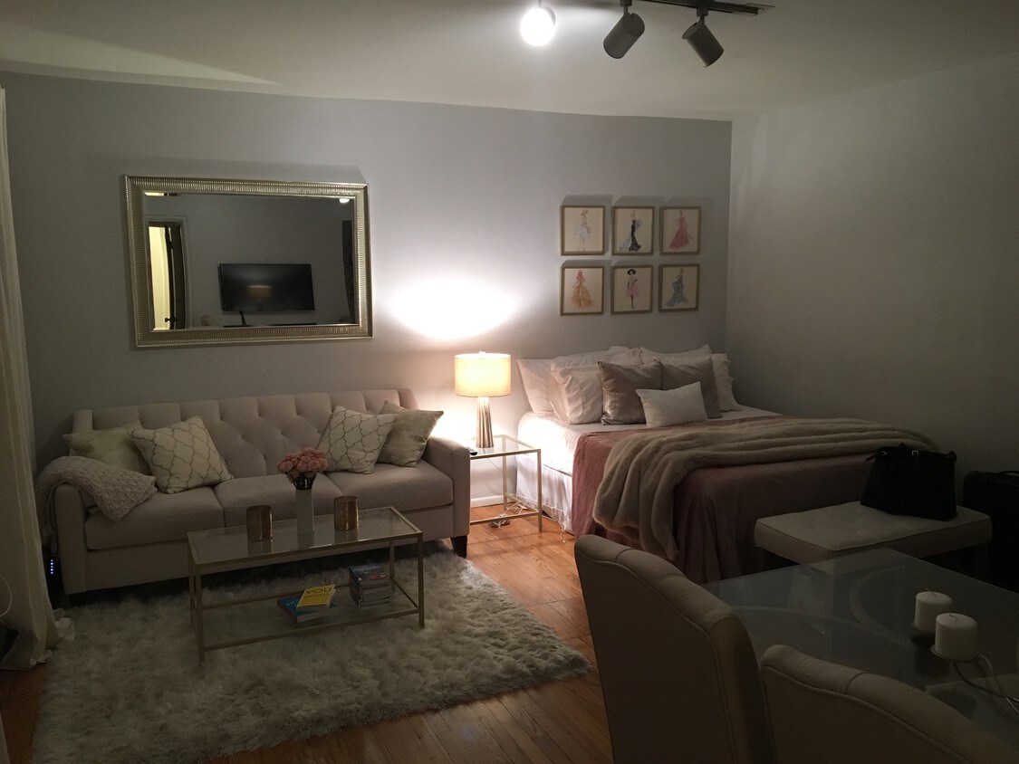 Foto principal - 2115 N Sedgwick St