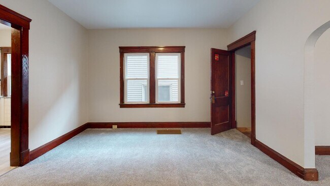 Foto del edificio - 3210 W 98th St