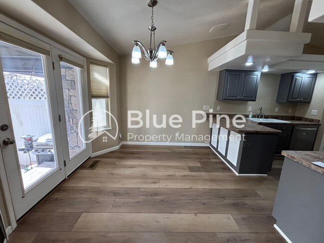 Foto del edificio - 3736 Ellendale Cir