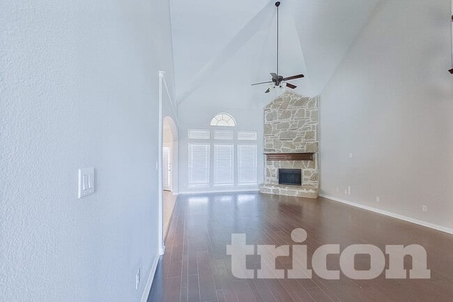 Building Photo - 131 Lake Trail Dr