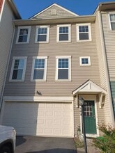 Building Photo - 103 Argyle Ct