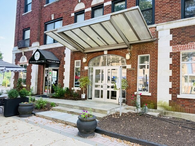 Building Photo - 881 Lafayette Blvd