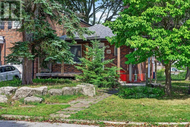 Photo du bâtiment - 29 Red Deer Ave