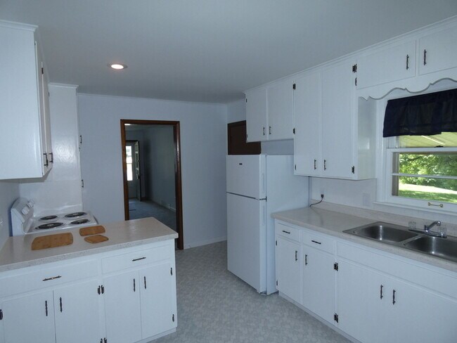 Building Photo - 8108 MO-9