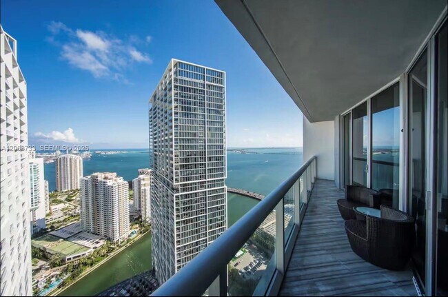 Building Photo - 485 Brickell Ave
