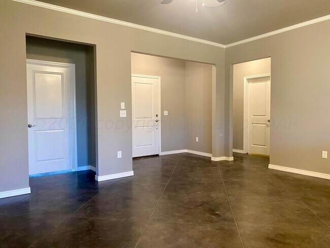 Foto del edificio - 9608 Sydney Dr