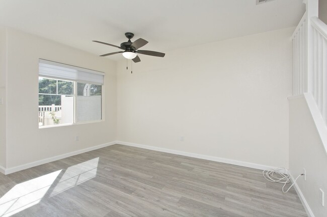 Foto del edificio - Mariners Place Townhome 3 Bedroom, 2.5 Bath