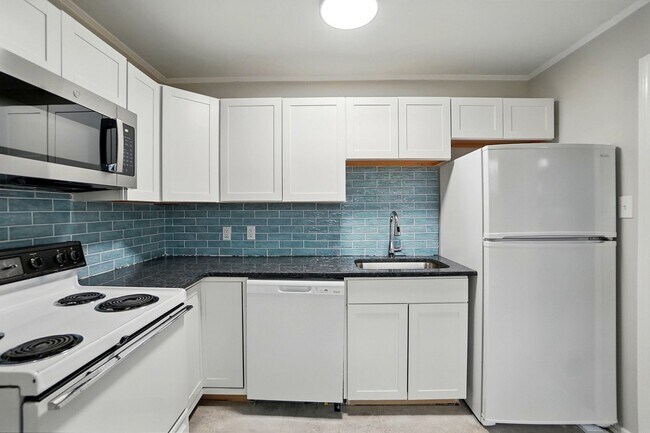 Foto del edificio - Charming 2BR Duplex in Charlotte