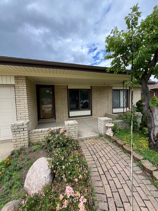 Building Photo - 14041 Brougham Dr