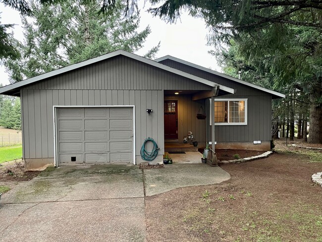 Building Photo - 22363 S Beavercreek Rd