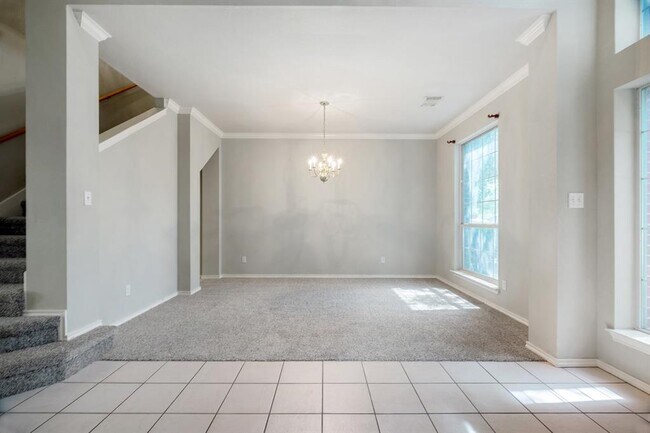 Foto del edificio - 4229 Kingsburg Dr