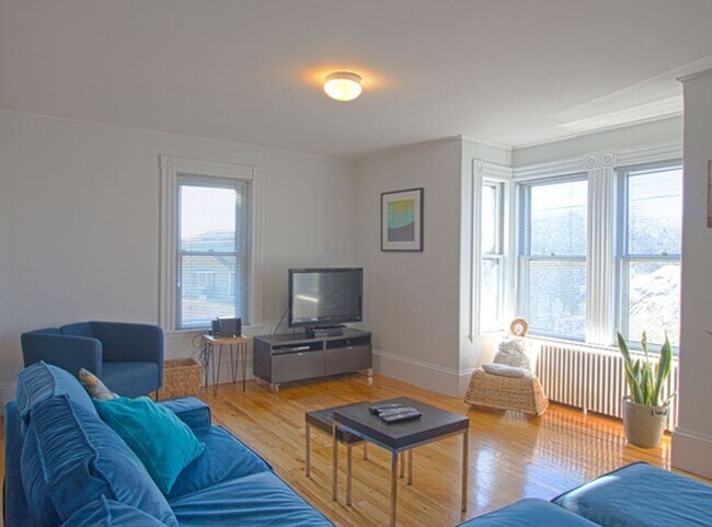 Building Photo - Winter Rental:  Helena House - Utilities I...