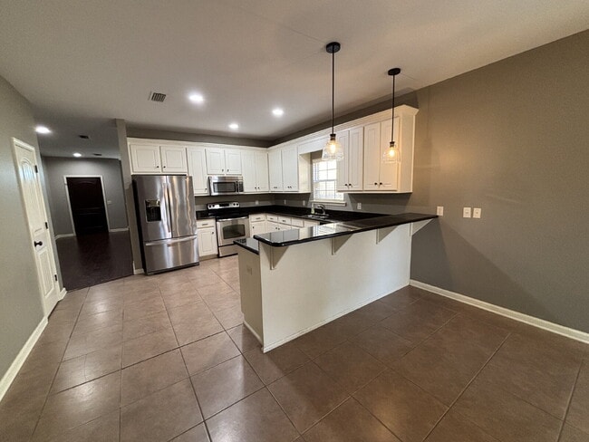 Building Photo - 241 Veritas Dr