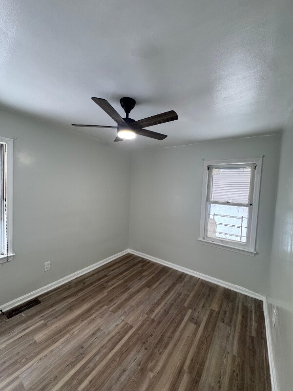 Foto del edificio - 3830 E 189th St