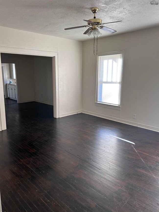 Foto del edificio - 1643 Pearl Ave