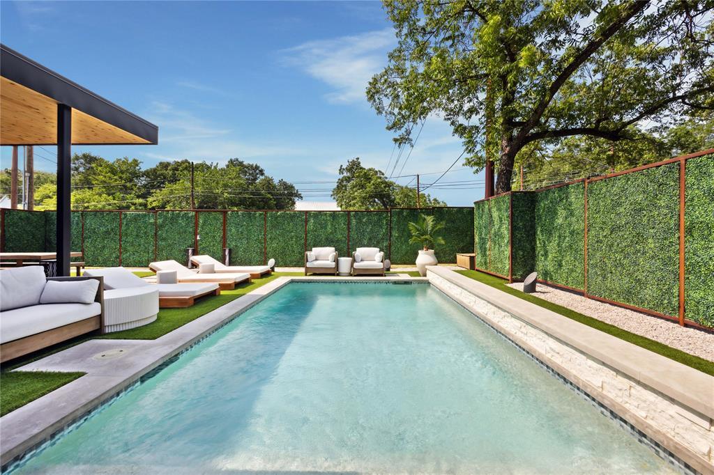 Foto principal - 1304 Comal St