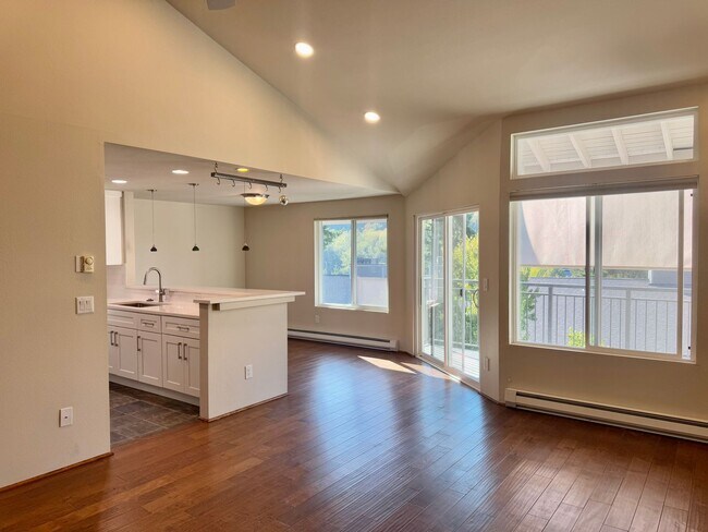 Foto del edificio - Woodlake Condo!!!