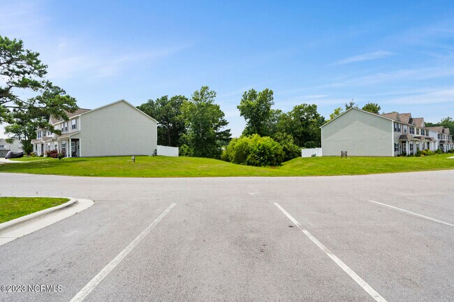 Building Photo - 400 Justice Farm Dr