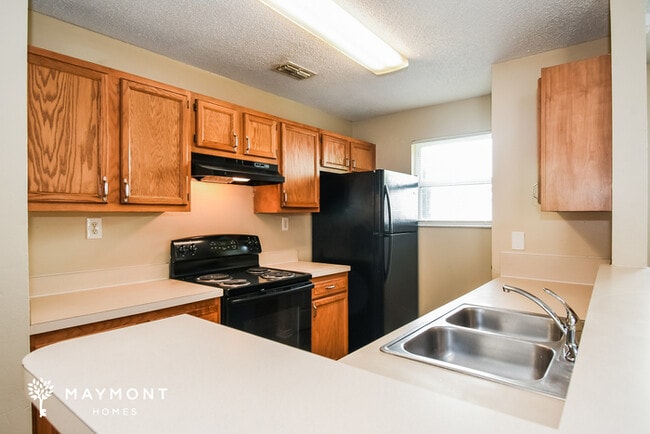 Foto del edificio - 3235 Gilmore St