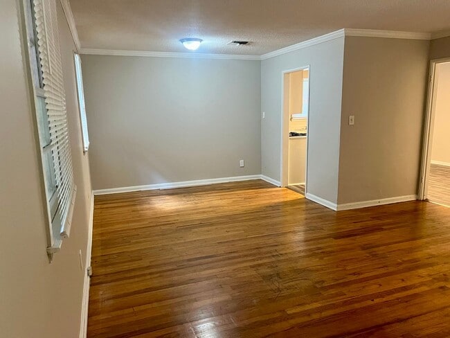 Building Photo - 340 Sumerset Dr