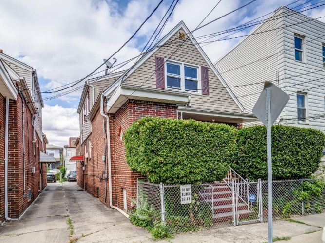 18 Manhattan Ave Unit 2, Jersey City, NJ 07307 Apartment for Rent in